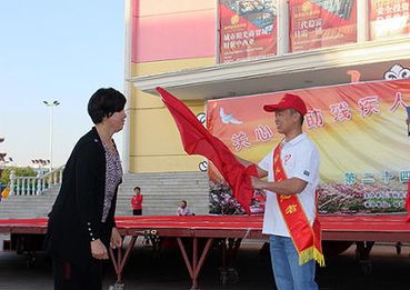 文化街社區(qū)舉辦“關(guān)心幫助殘疾人，實(shí)現(xiàn)美好中國夢”助殘日文藝演出